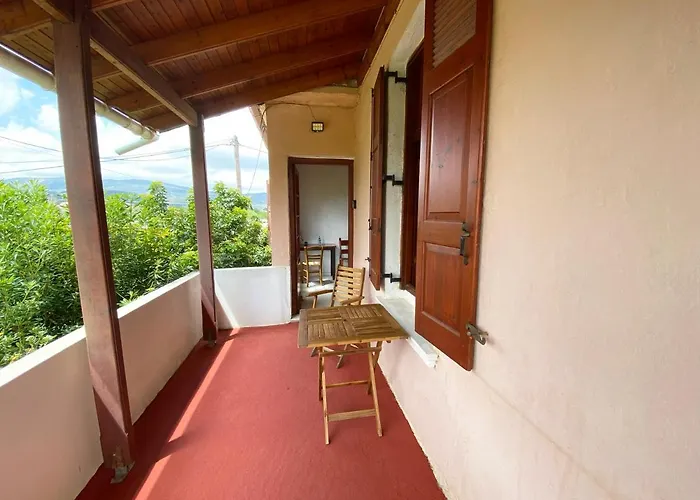 Dusk With Stunning Mountain View *