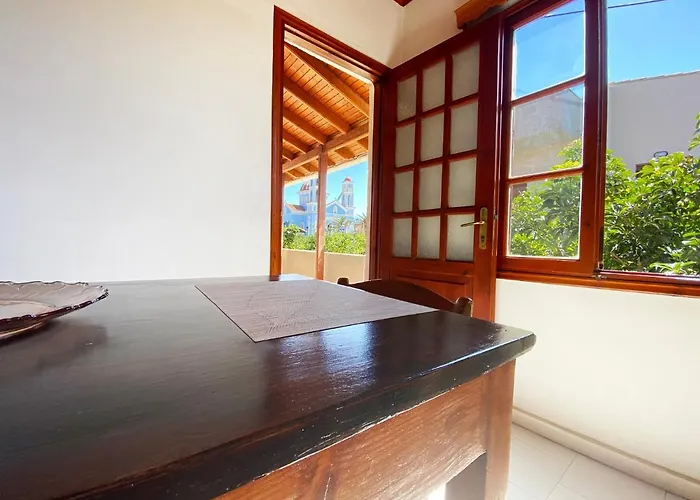 Dusk With Stunning Mountain View Διαμέρισμα