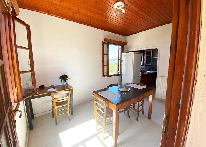 Dusk With Stunning Mountain View * Χανιά