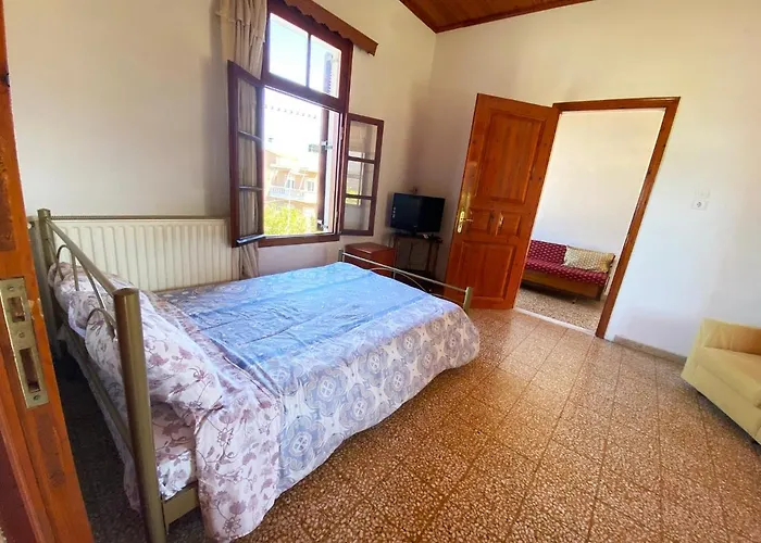 Dusk With Stunning Mountain View * Χανιά