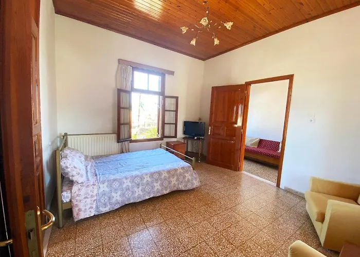 Dusk With Stunning Mountain View * Χανιά