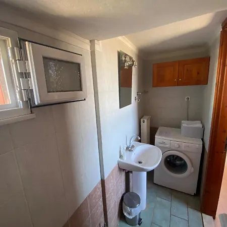 Dusk With Stunning Mountain View Apartment