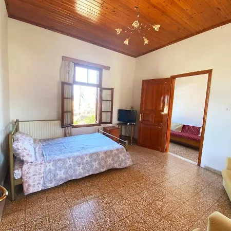 Dusk With Stunning Mountain View * 干尼亞